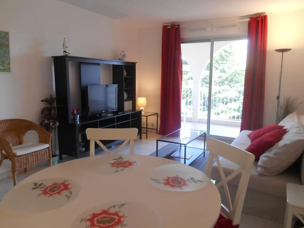 Appartement Les Pres Fleuris - Vacances Cote D'Azur Mandelieu-la-Napoule 0*,